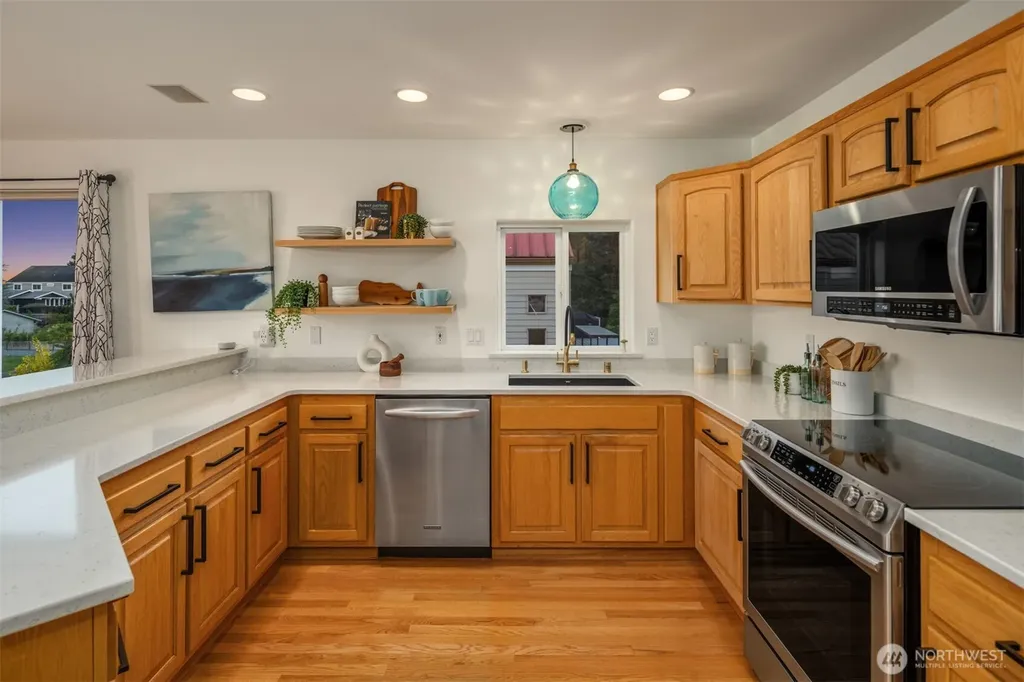 1943 Shore Avenue Freeland WA 98249