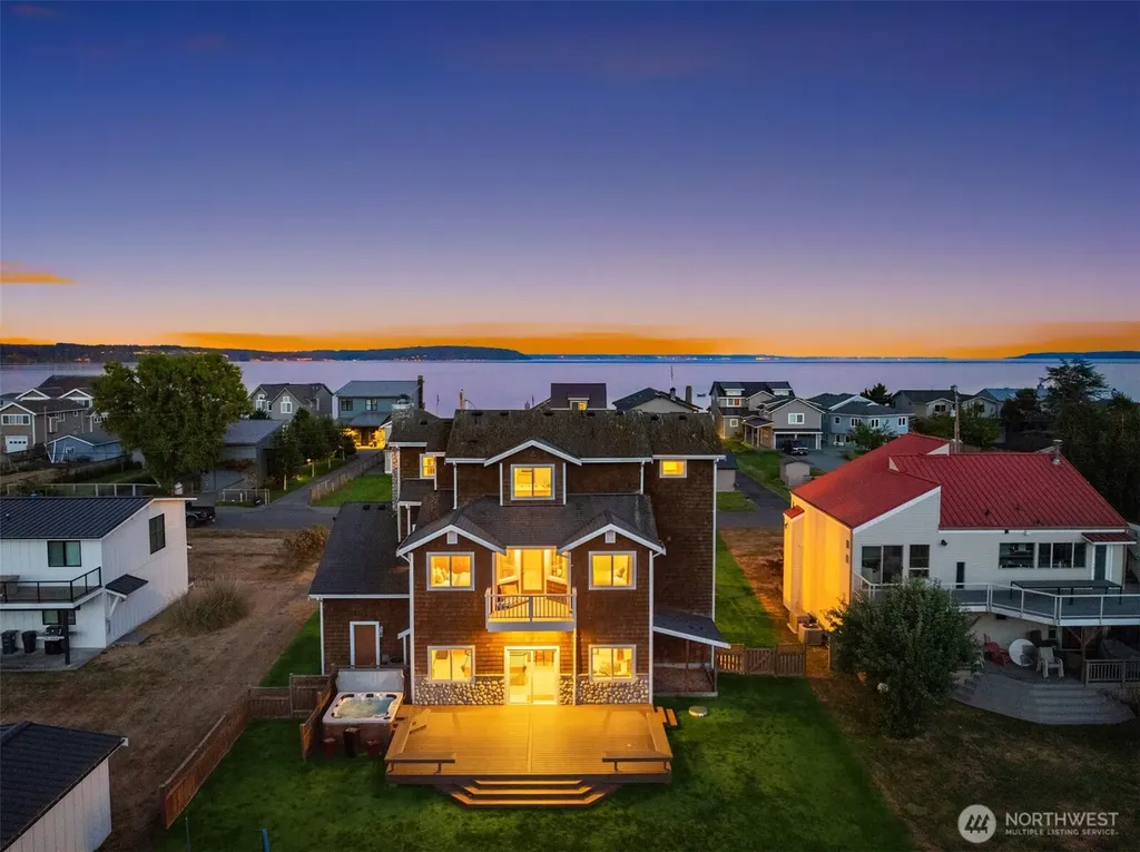 1943 Shore Avenue Freeland WA 98249