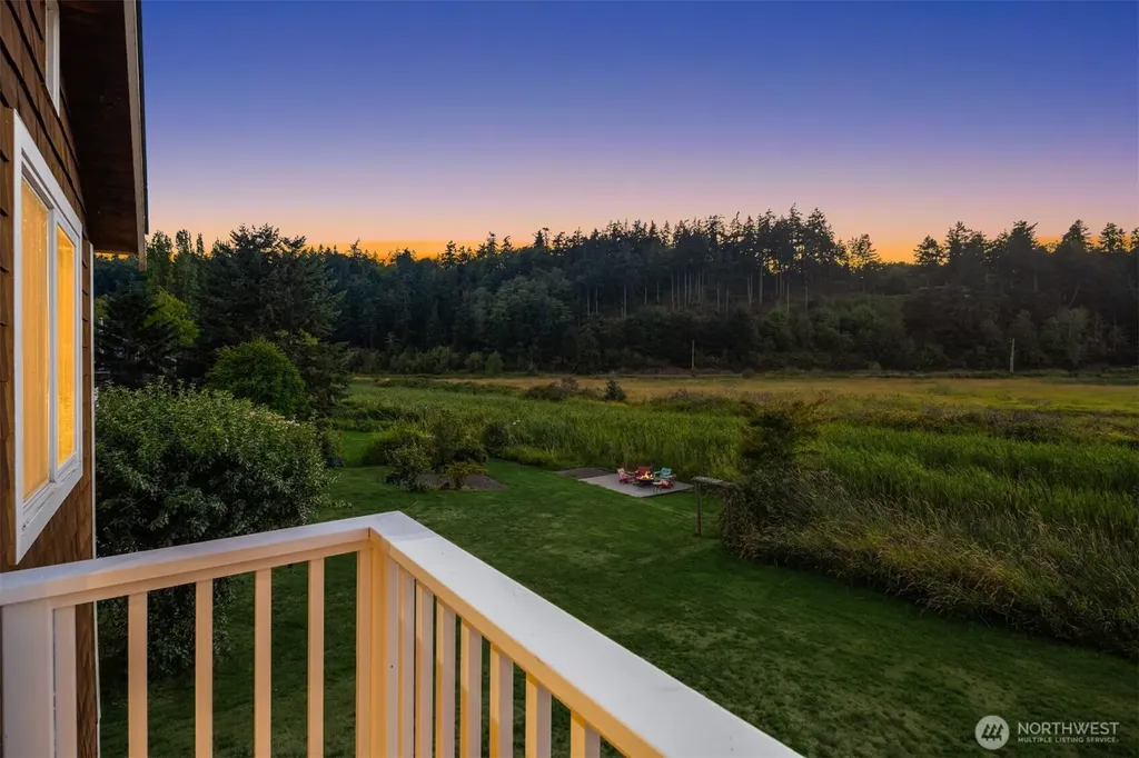 1943 Shore Avenue Freeland WA 98249
