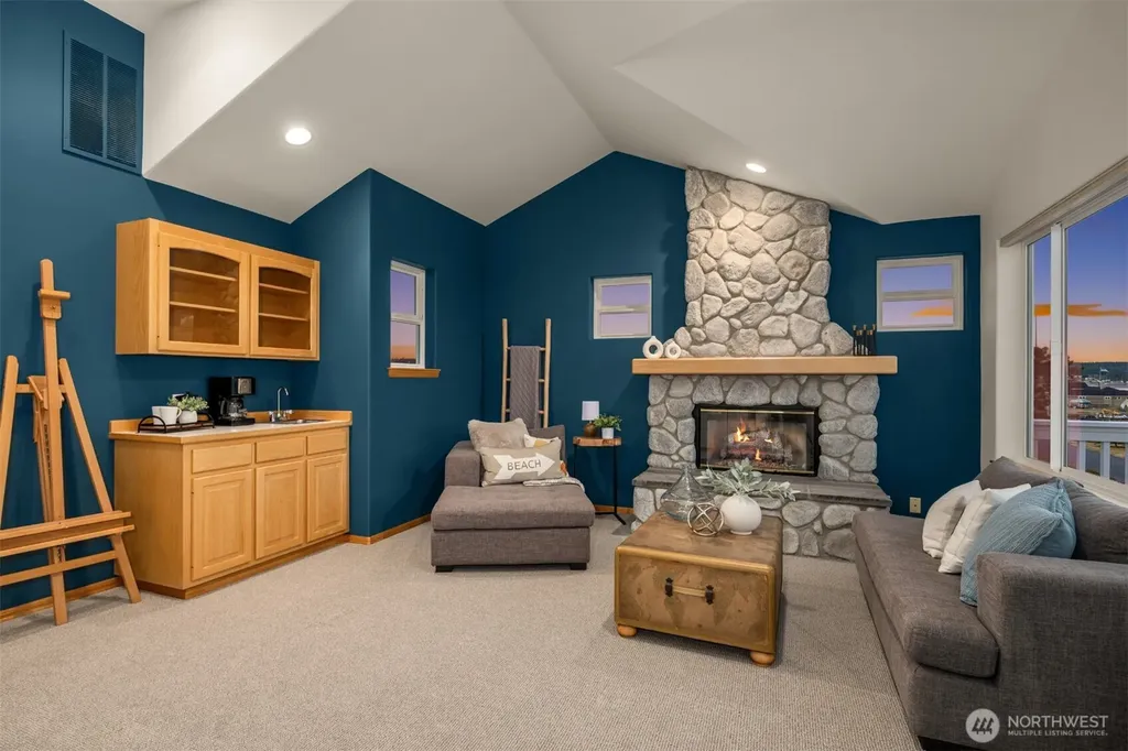 1943 Shore Avenue Freeland WA 98249