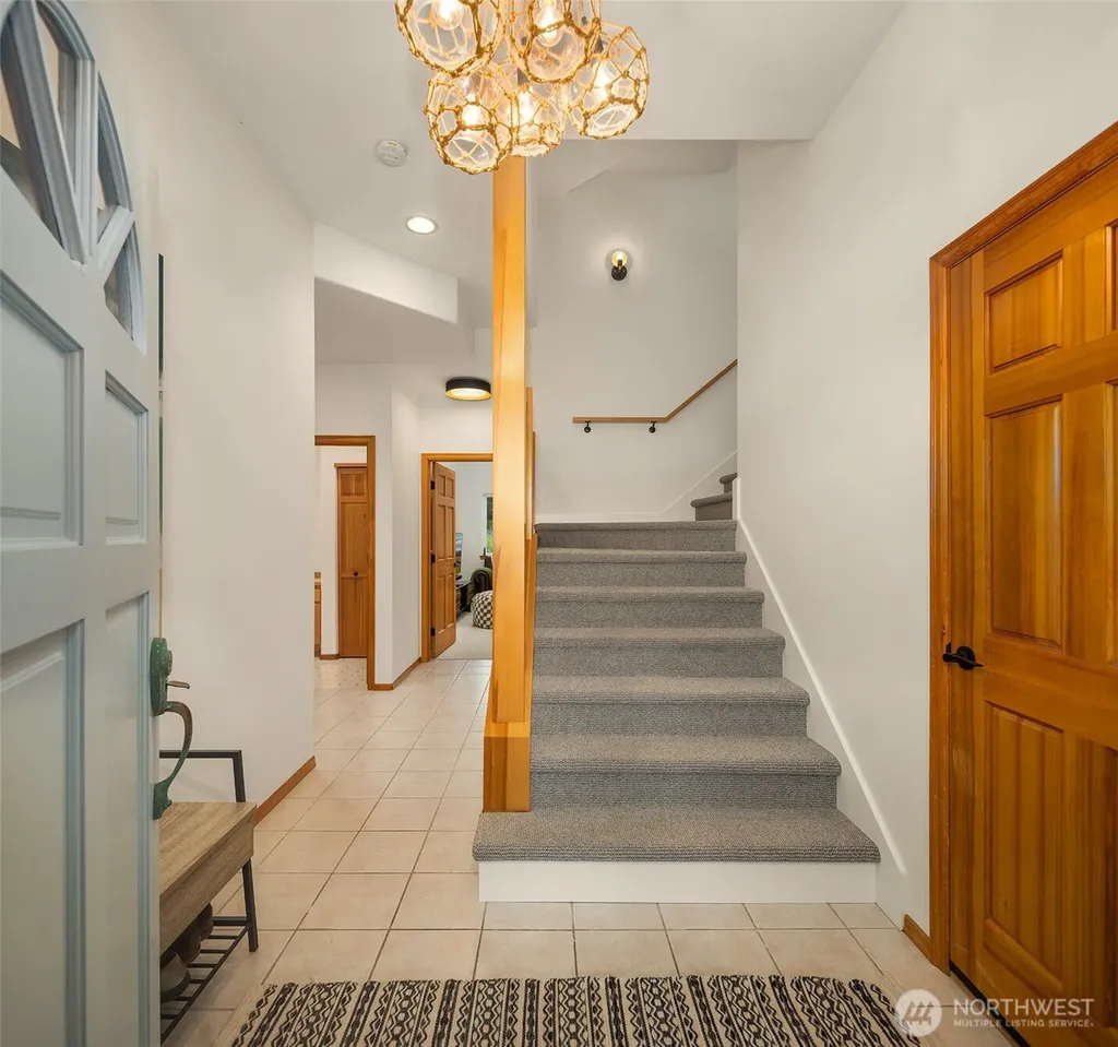 1943 Shore Avenue Freeland WA 98249