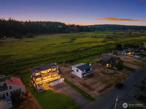 1943 Shore Avenue Freeland WA 98249