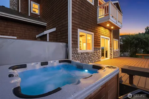 1943 Shore Avenue Freeland WA 98249