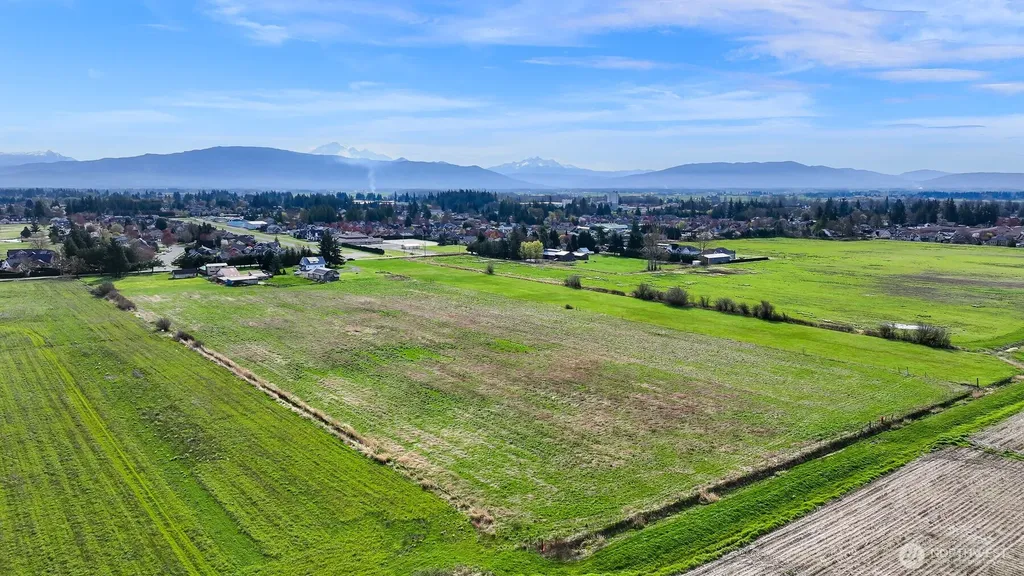 8683 Benson Road Lynden WA 98264