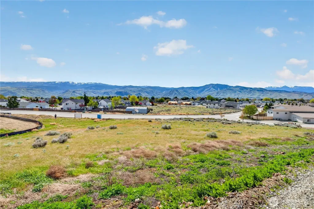 811 Shepherd Lane East Wenatchee WA 98802