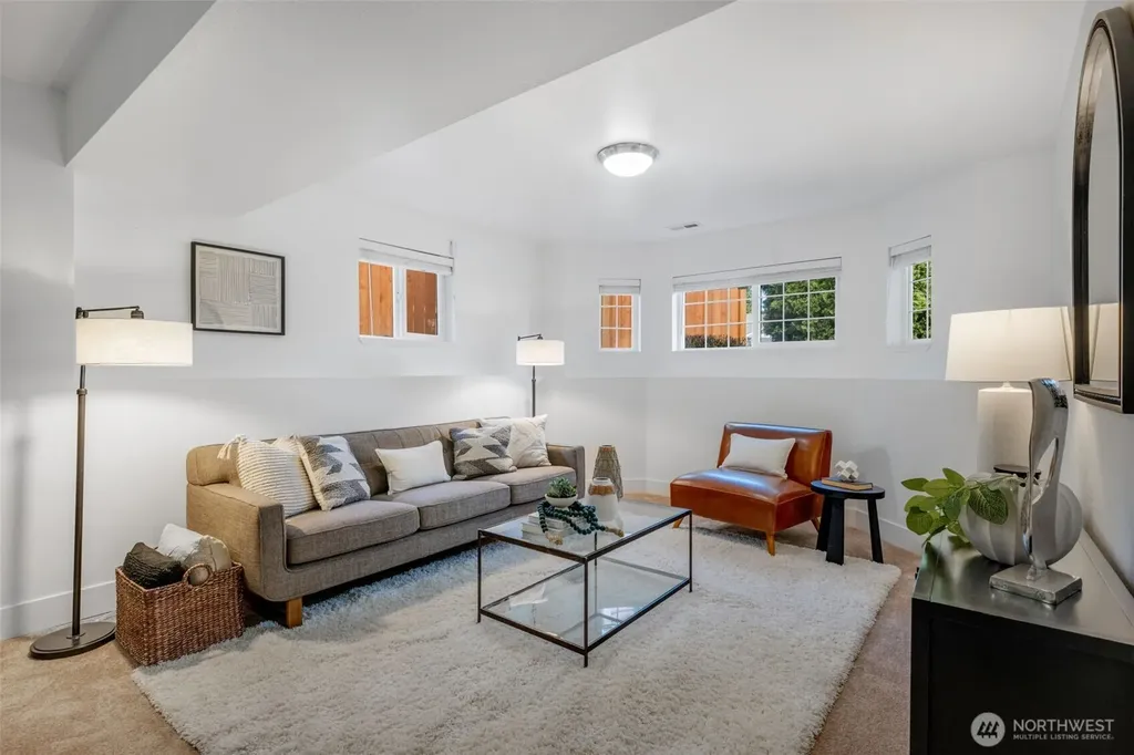 2 109th Place SE Everett WA 98208