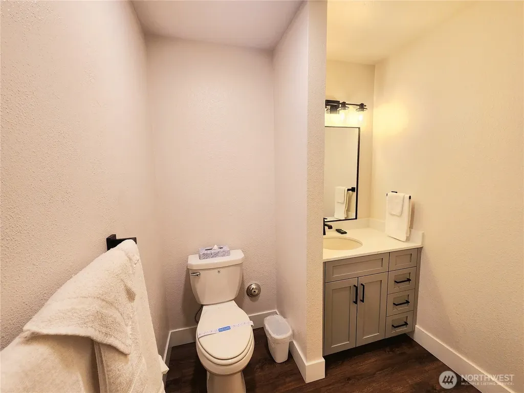 1 Lodge 604-a Manson WA 98831