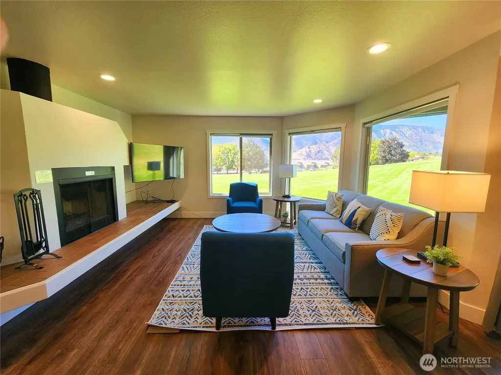 1 Lodge 604-a Manson WA 98831