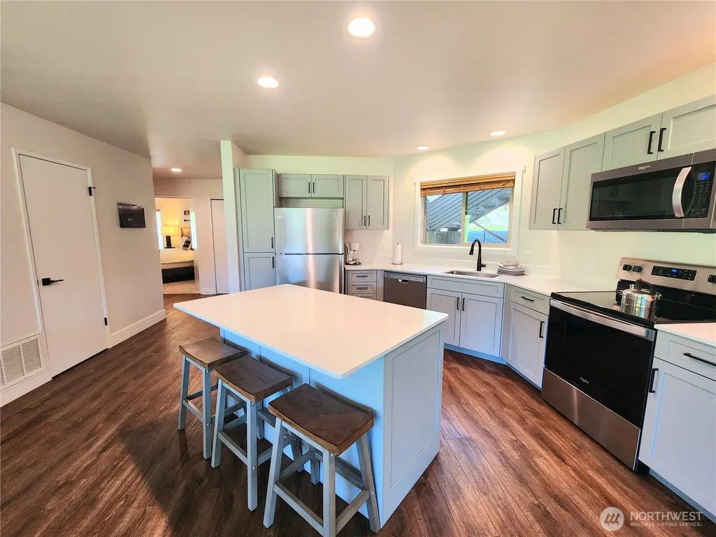 1 Lodge 604-a Manson WA 98831