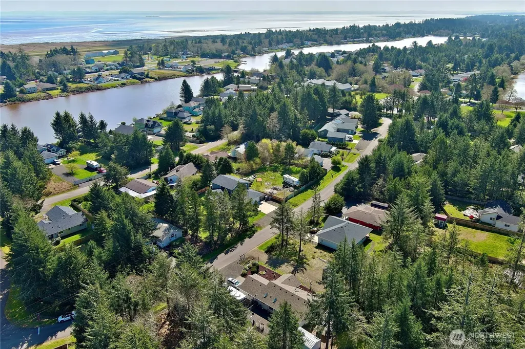 583 Meadow Avenue NE Ocean Shores WA 98569