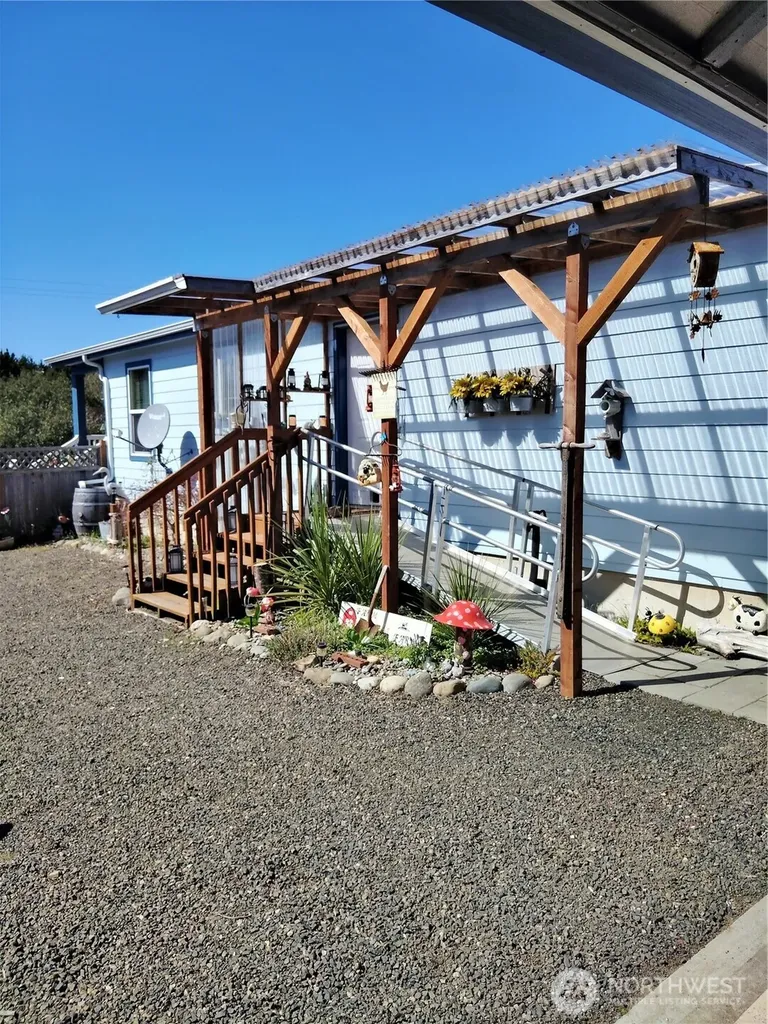 526 Sand Dune Avenue SW Ocean Shores WA 98569