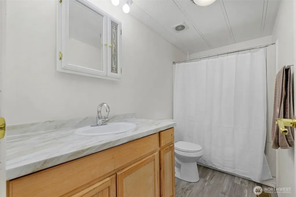 570 Crockett Lake Drive Coupeville WA 98239