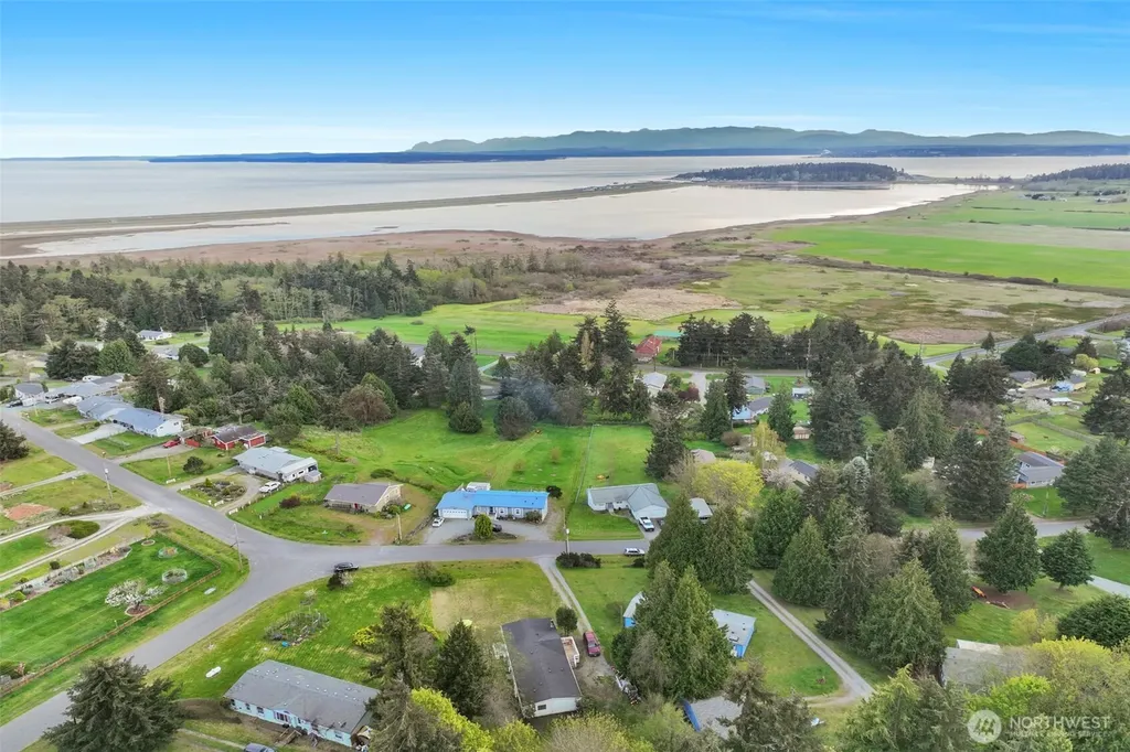 570 Crockett Lake Drive Coupeville WA 98239