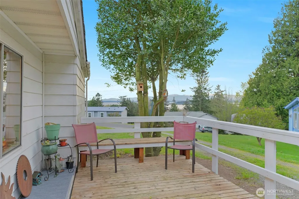570 Crockett Lake Drive Coupeville WA 98239