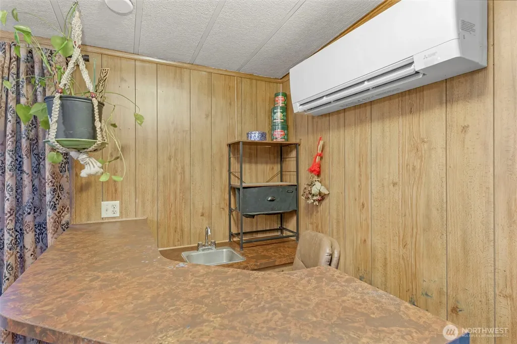 570 Crockett Lake Drive Coupeville WA 98239