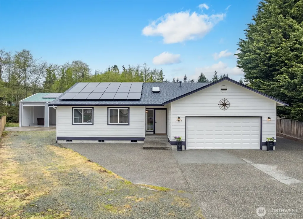 1211 Lotus Lane Freeland WA 98249