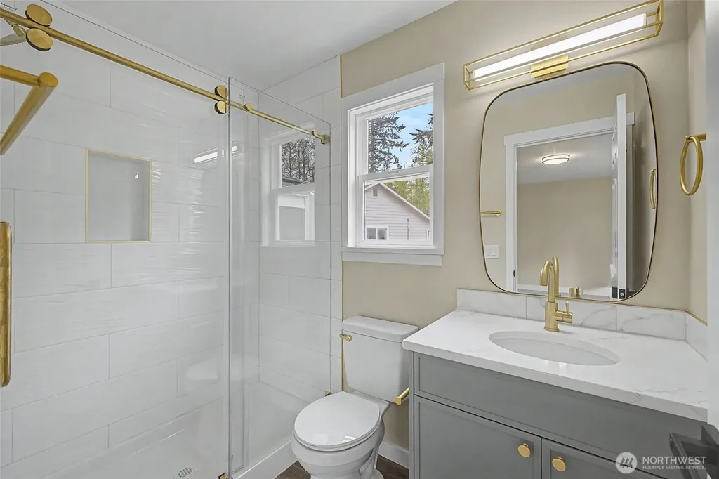 1211 Lotus Lane Freeland WA 98249