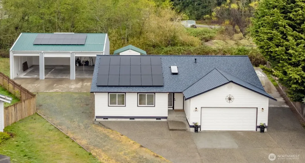 1211 Lotus Lane Freeland WA 98249
