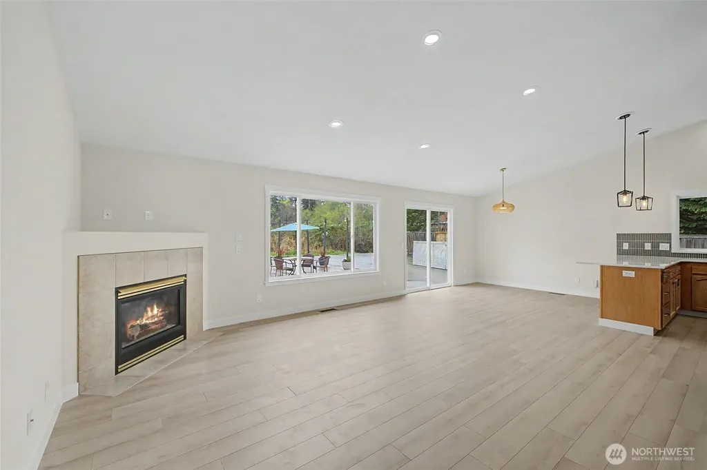 1211 Lotus Lane Freeland WA 98249