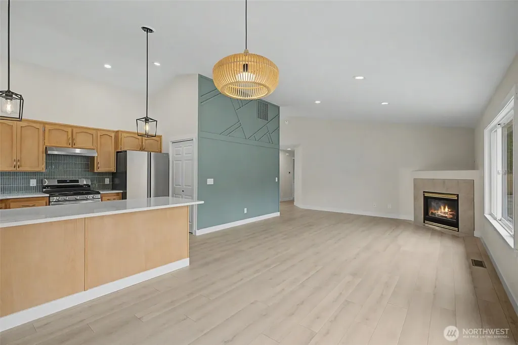 1211 Lotus Lane Freeland WA 98249