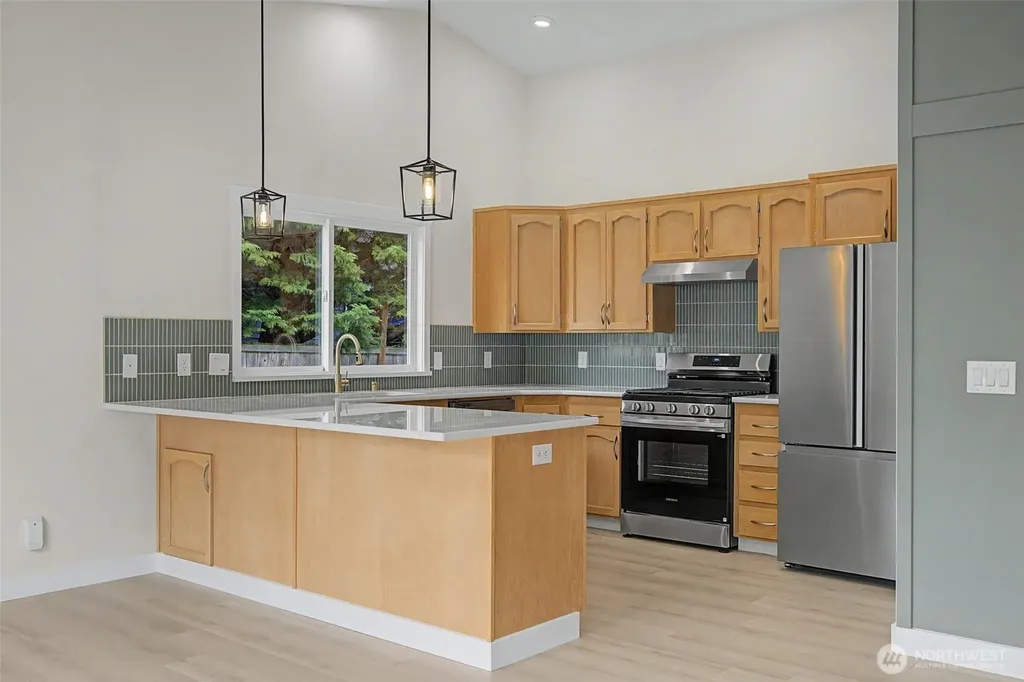 1211 Lotus Lane Freeland WA 98249