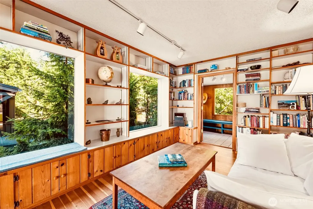 3620 Forest Beach Drive NW Gig Harbor WA 98335