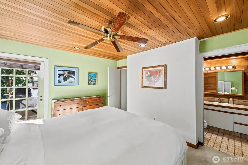 3620 Forest Beach Drive NW Gig Harbor WA 98335
