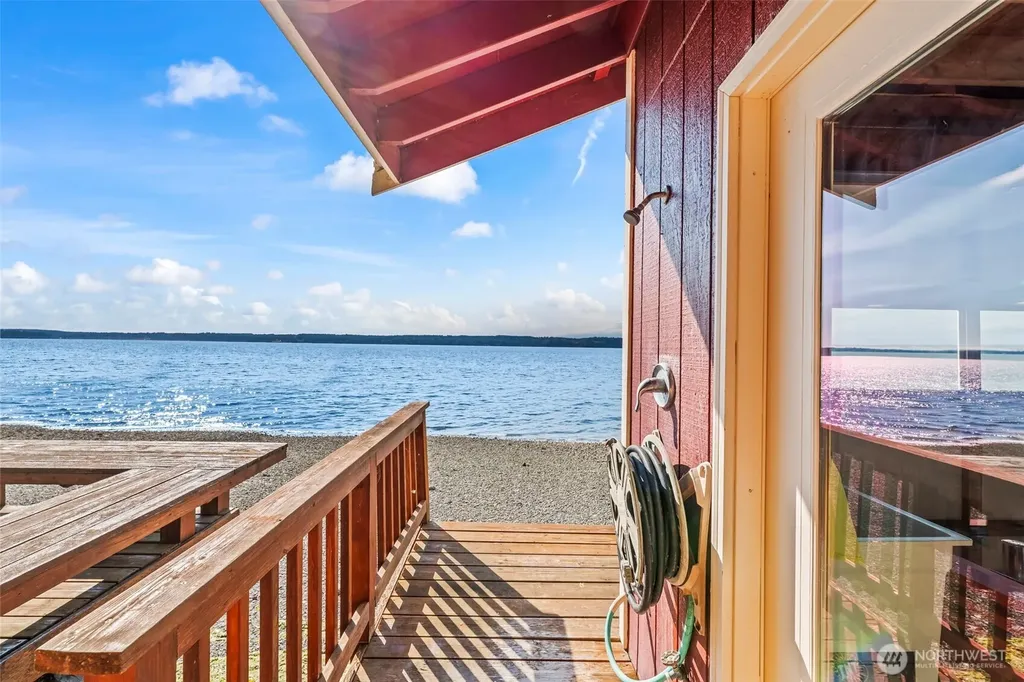 3620 Forest Beach Drive NW Gig Harbor WA 98335