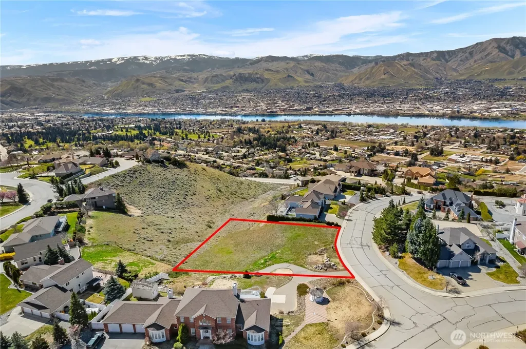 2450 Twin Peaks View East Wenatchee WA 98802