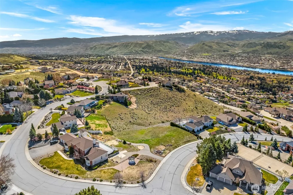 2450 Twin Peaks View East Wenatchee WA 98802