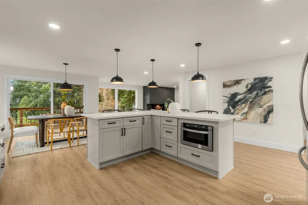 7017 NE 155th Place Kenmore WA 98028