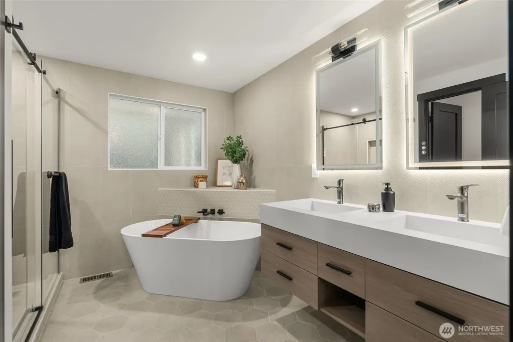 7017 NE 155th Place Kenmore WA 98028