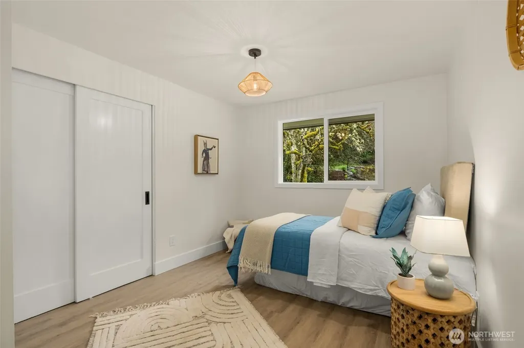 7017 NE 155th Place Kenmore WA 98028