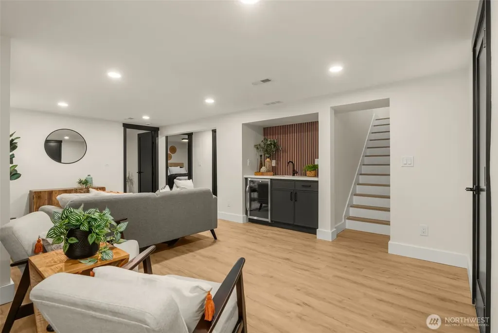 7017 NE 155th Place Kenmore WA 98028