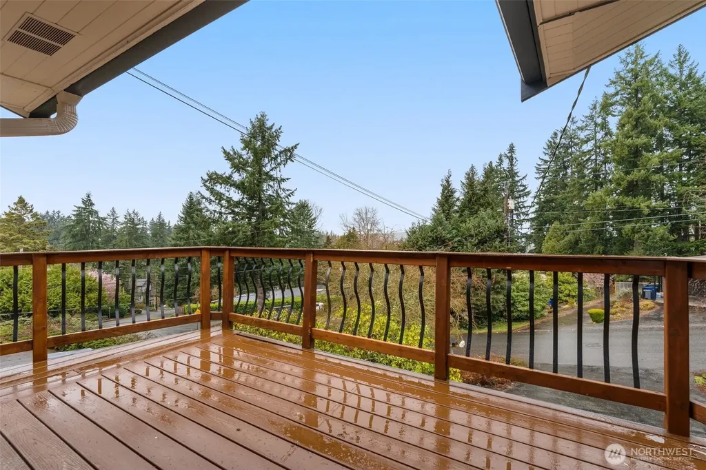 7017 NE 155th Place Kenmore WA 98028