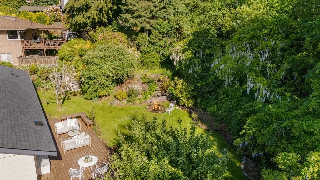 7017 NE 155th Place Kenmore WA 98028