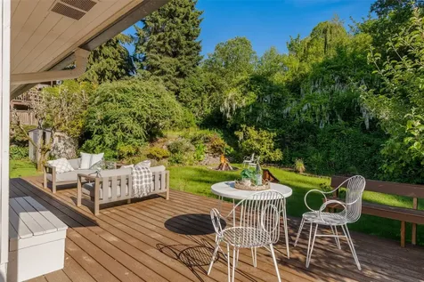 7017 NE 155th Place Kenmore WA 98028