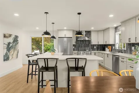 7017 NE 155th Place Kenmore WA 98028