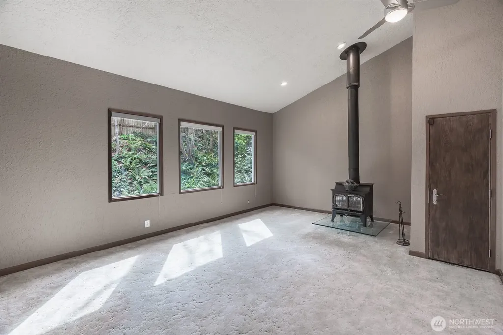 28611 16th Avenue S Federal Way WA 98003