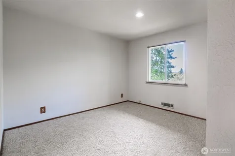28611 16th Avenue S Federal Way WA 98003