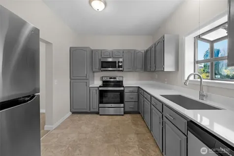 1925 Lombard Everett WA 98201