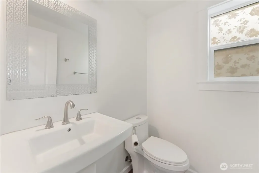 12722 35th Ave House D NE Seattle WA 98125