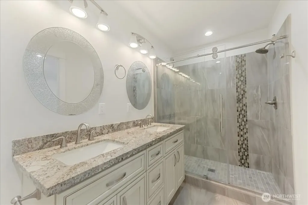 12722 35th Ave House D NE Seattle WA 98125