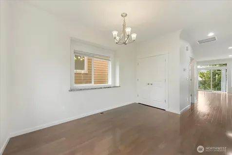12722 35th Ave House D NE Seattle WA 98125