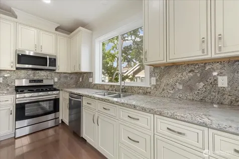 12722 35th Ave House D NE Seattle WA 98125
