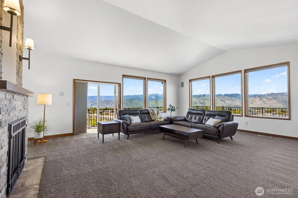824 Shepherd Lane East Wenatchee WA 98802