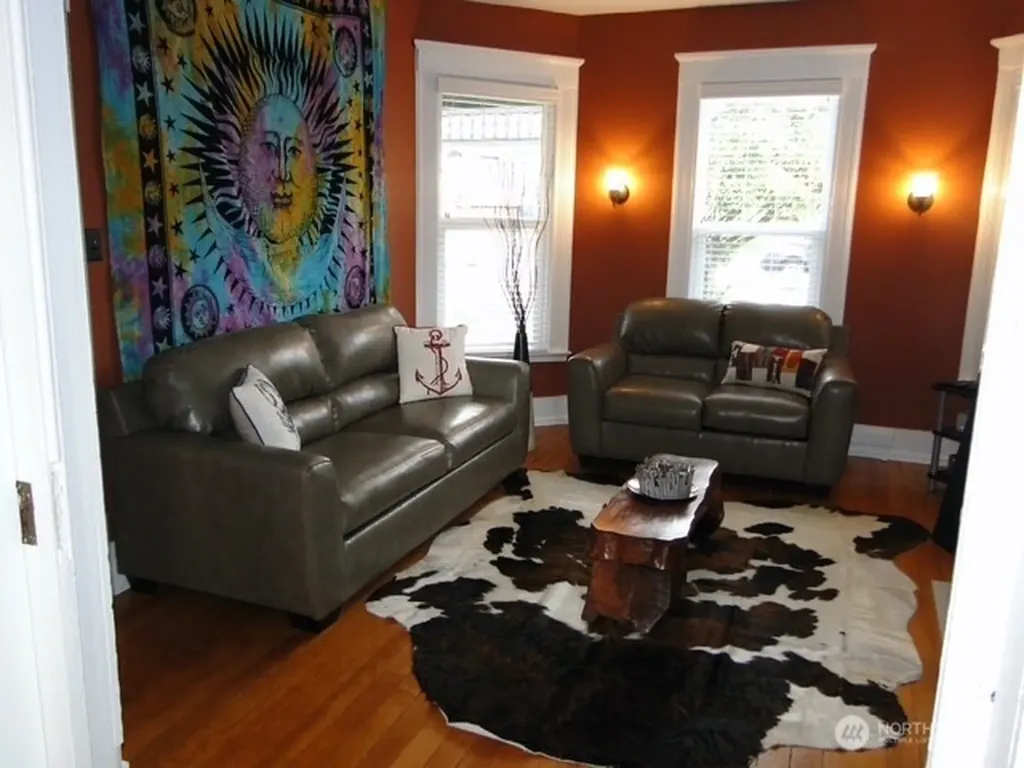 1921 44 Avenue SW Seattle WA 98116