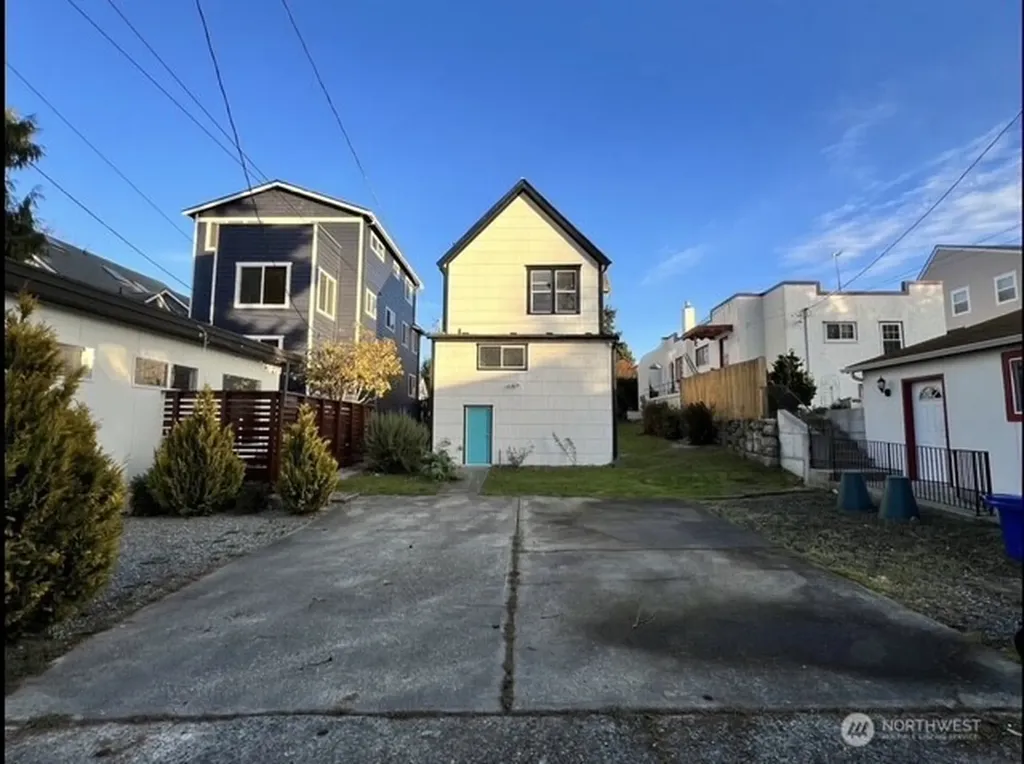 1921 44 Avenue SW Seattle WA 98116