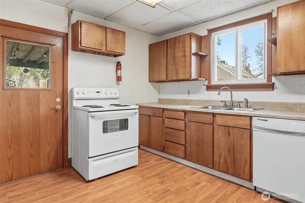 11653 Glendale Way S Seattle WA 98168