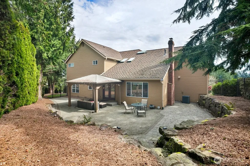 18451 NW Village Park Drive Issaquah WA 98027
